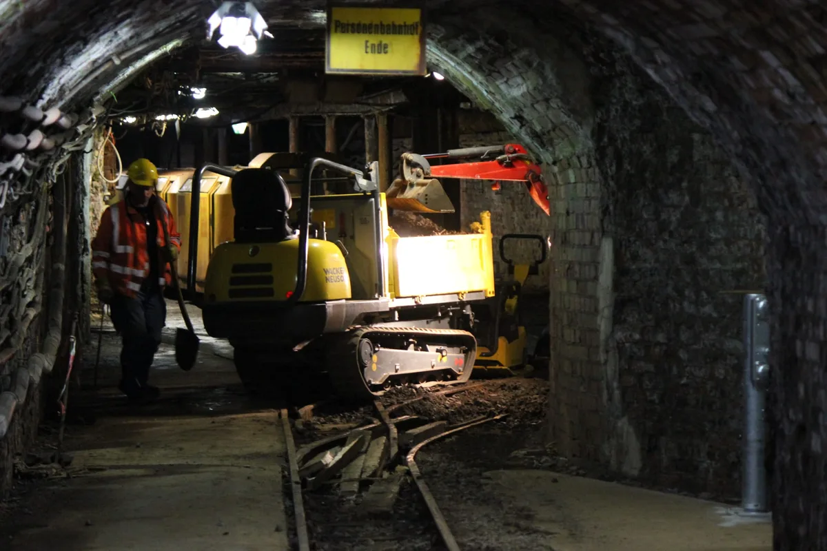 placeholder Illustration accompanying What are the top PPE’s for mining workers?