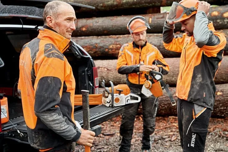 Smart Workwear on Qatar Construction Site smart-workwear-qatar