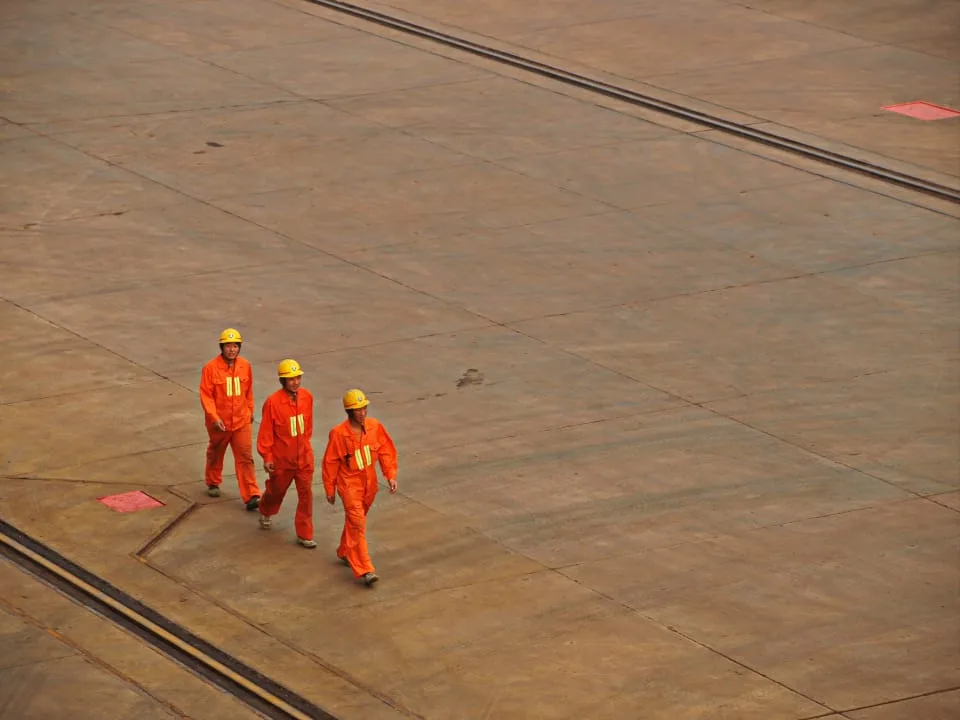 Illustration accompanying Building a Hi-Vis Uniform Program: Compliance, Branding, and Worker Buy-In