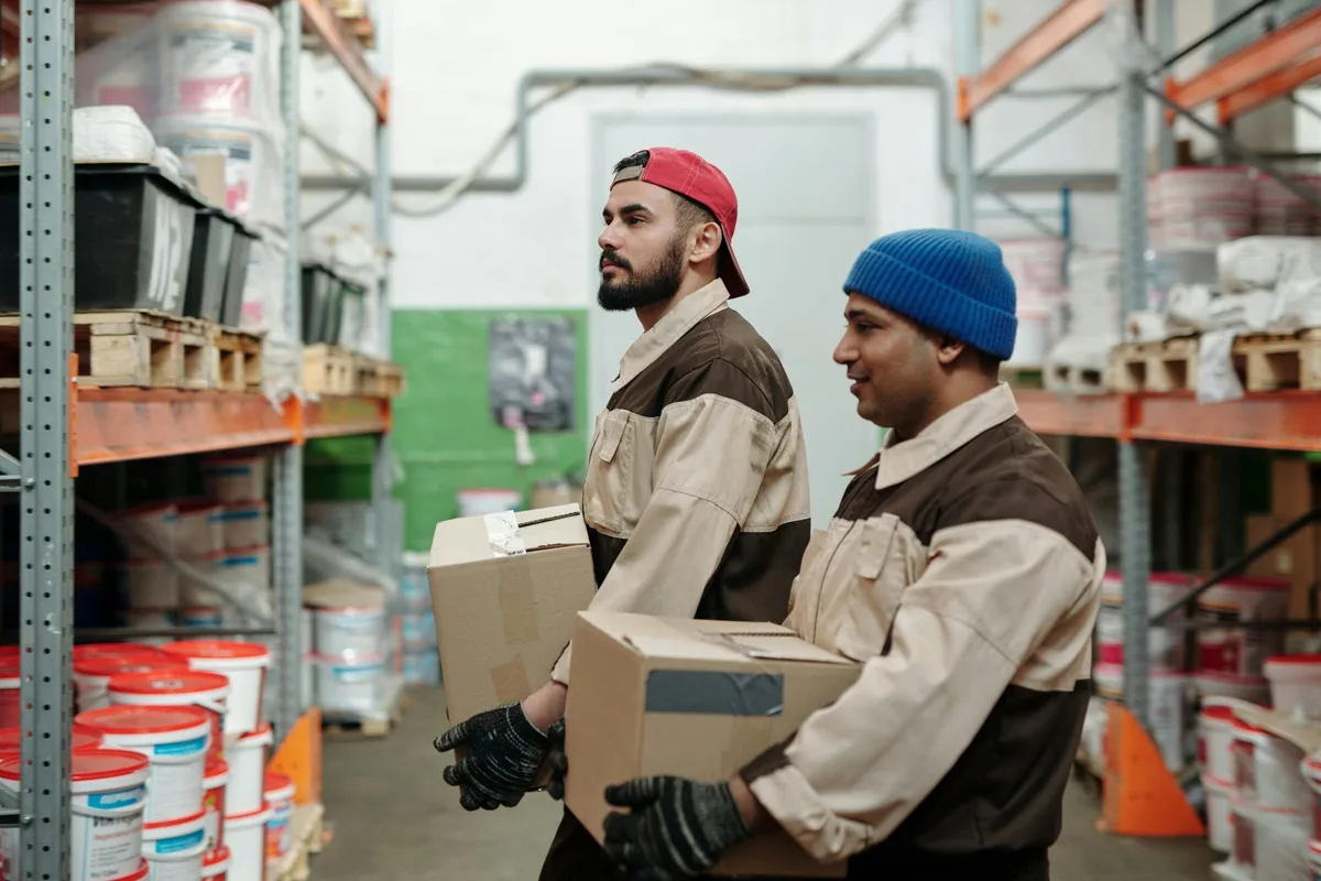 Illustration accompanying What are warehouse gloves?
