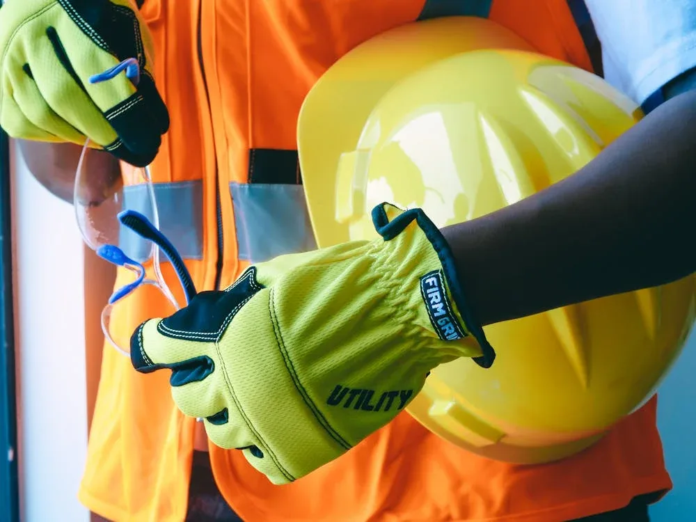 Illustration accompanying Workwear Rental Reduces Inventory: The “Zero-Bloat” Strategy for Large Enterprises